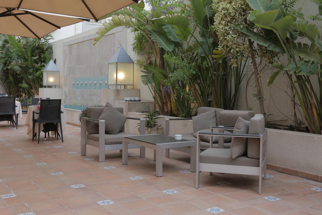 Le Corail Suites Hotel Tunis Exterior photo